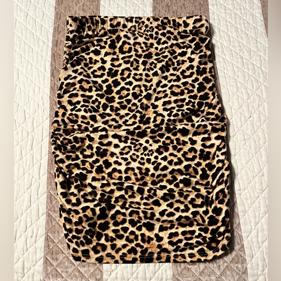 AQUA Cheetah Print Mini Ruched Skirt. Only worn once. Size S - Picture 3 of 5